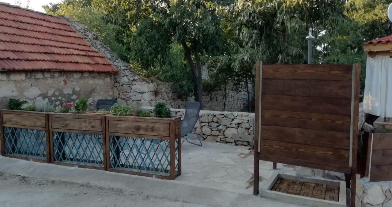 Krka Waterfalls Stonehouse Roko Lozovac Bagian luar foto