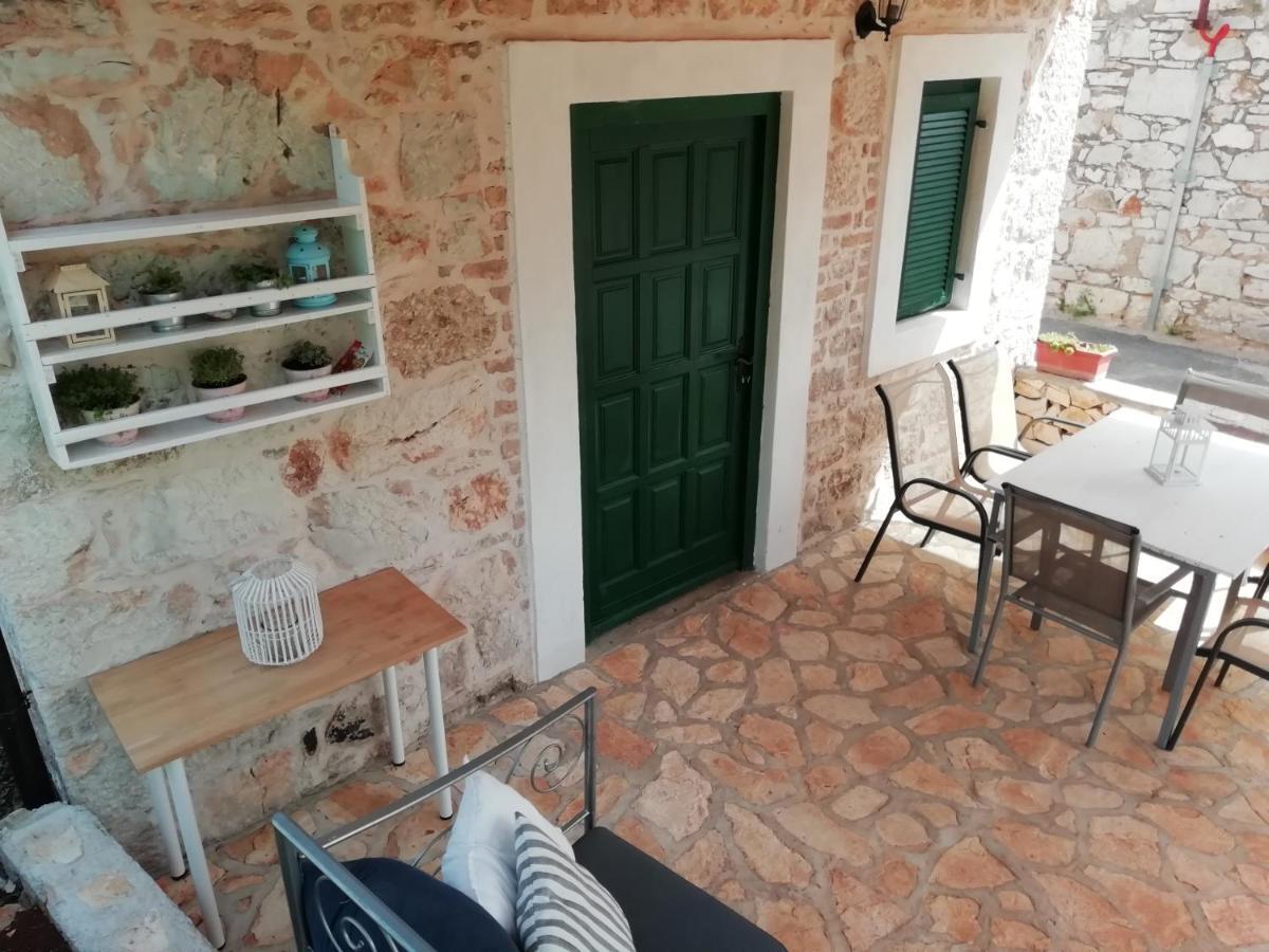 Krka Waterfalls Stonehouse Roko Lozovac Bagian luar foto