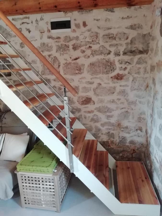 Krka Waterfalls Stonehouse Roko Lozovac Bagian luar foto