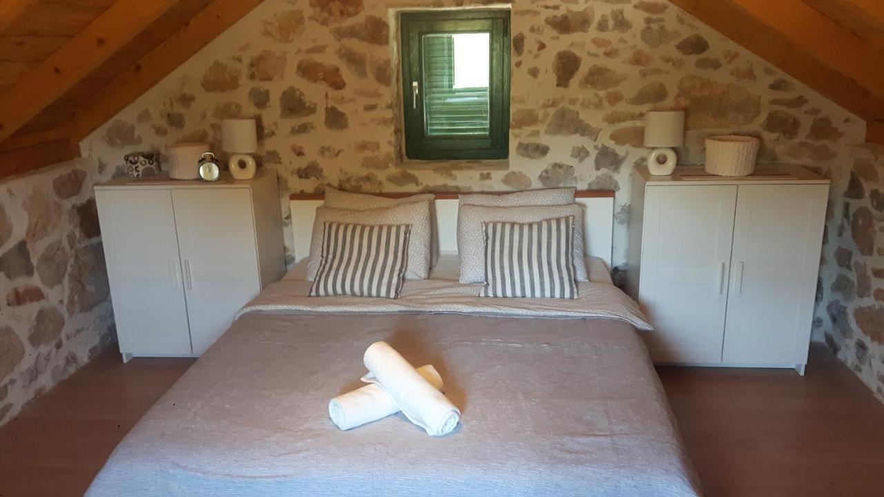 Krka Waterfalls Stonehouse Roko Lozovac Bagian luar foto
